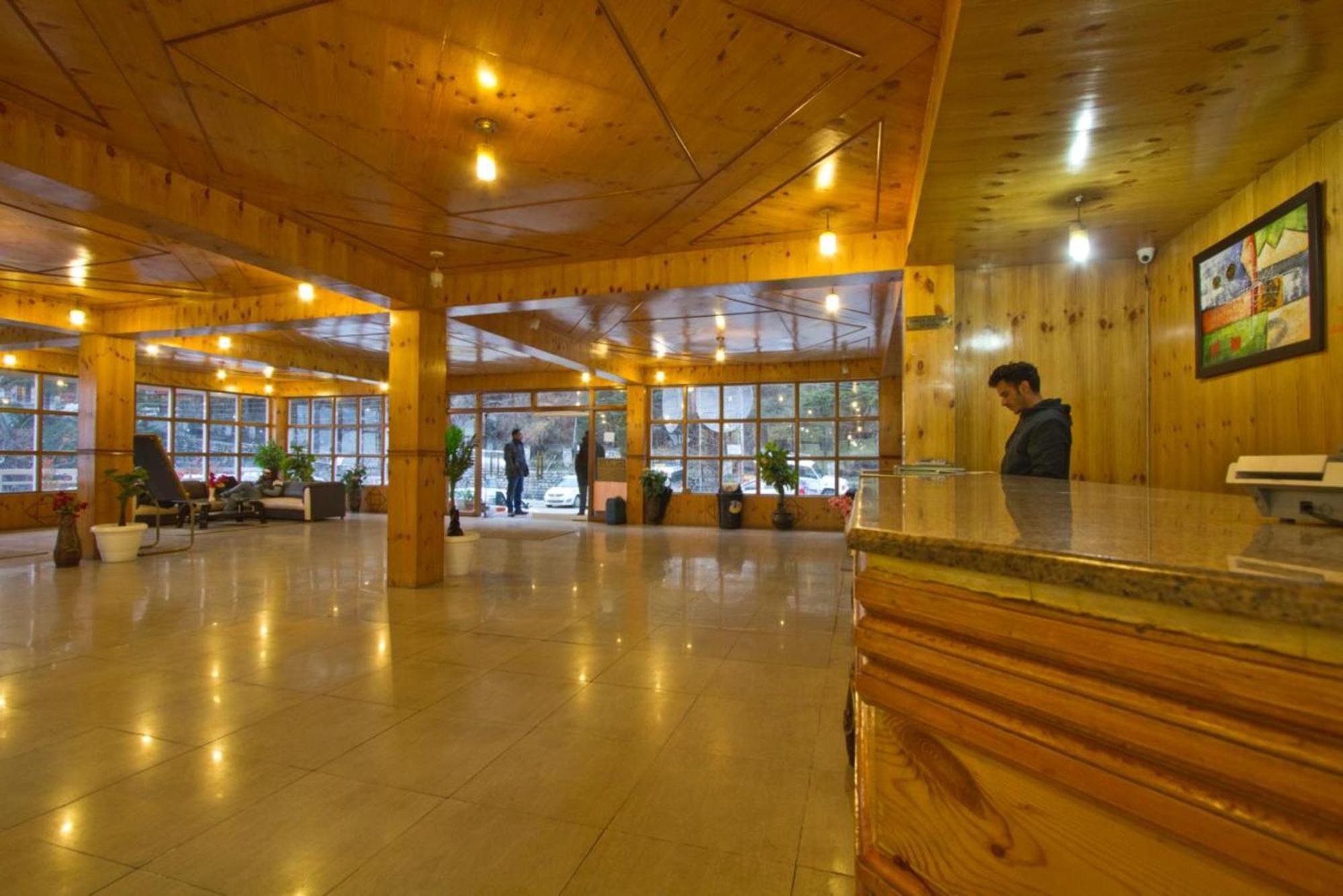 Premium Isaan Near Hidimba Devi Temple And Ghatotkach Tree Temple - Free Parking With Restaurant Facilities - Hygiene & Spacious - In 4* Manali (Himachal Pradesh)